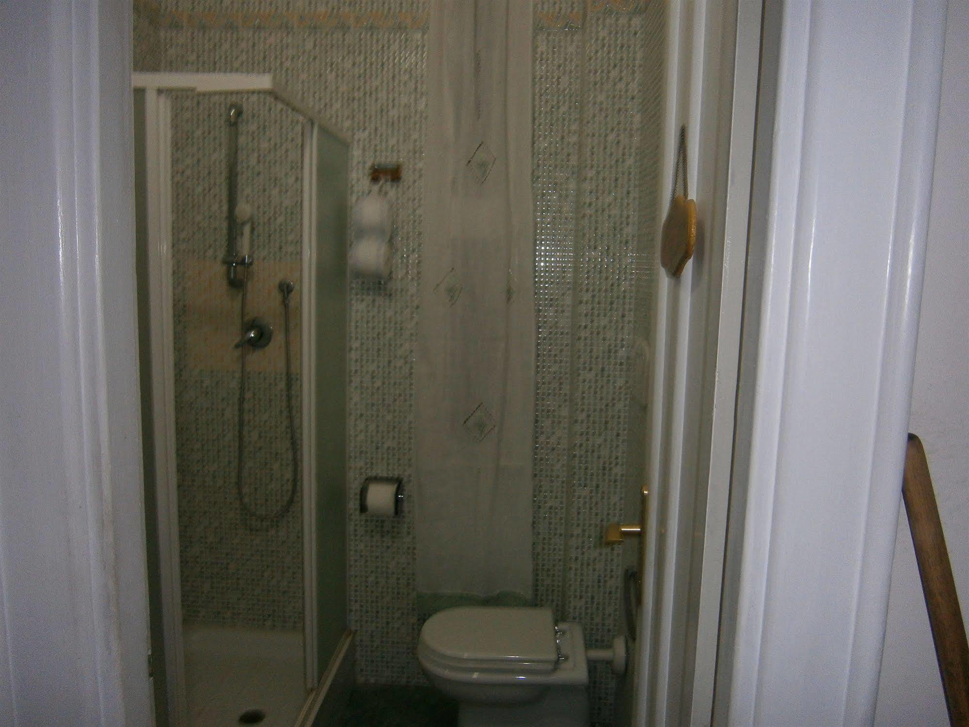 Lucky House Hotel โรม ภายนอก รูปภาพ